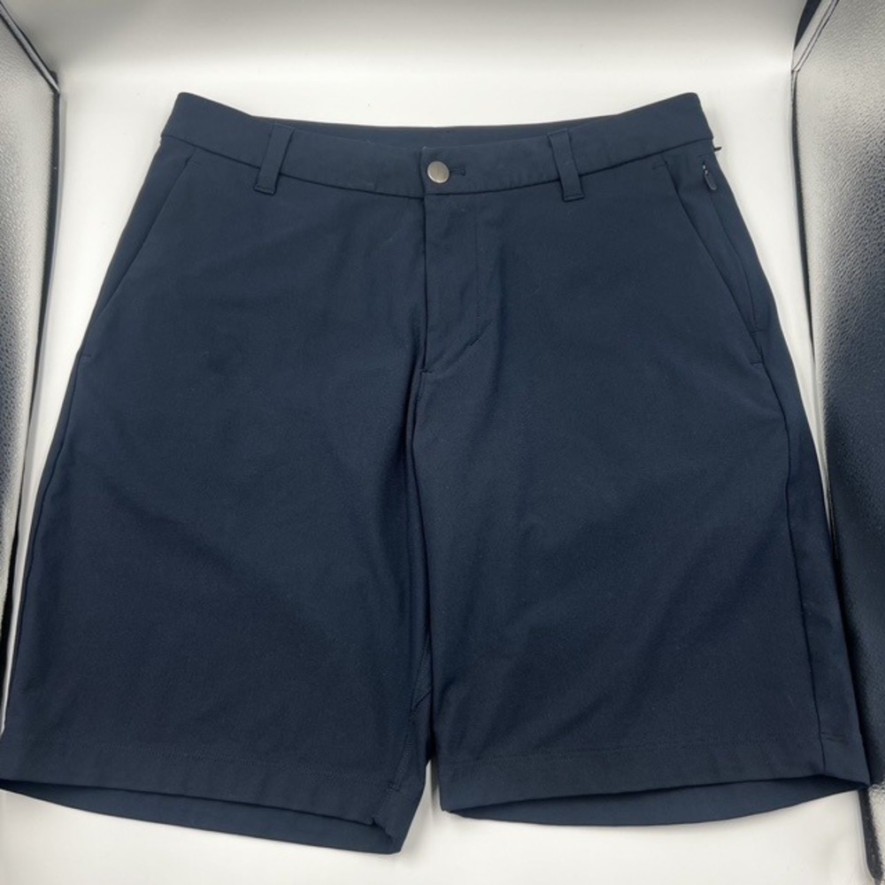 Lululemon Men's Commission Navy Blue Performance 9" Shorts Size 31
